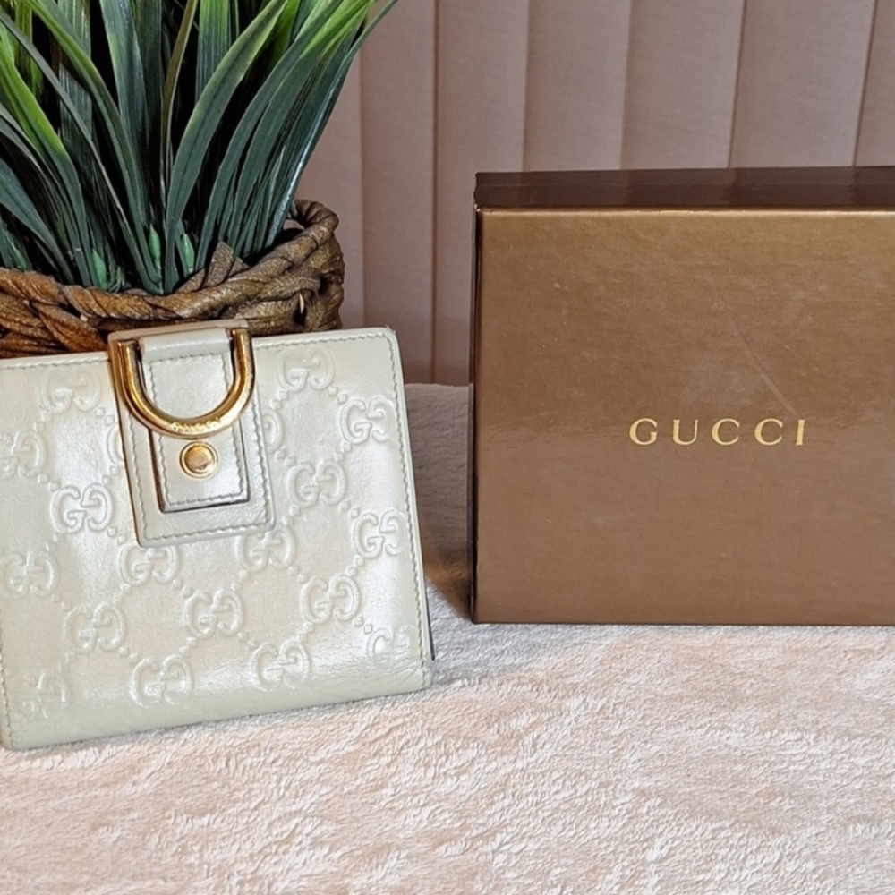 Authentic GUCCI Wallet W/Box Cream G Embossed Print Abbey Engraved D Ring
